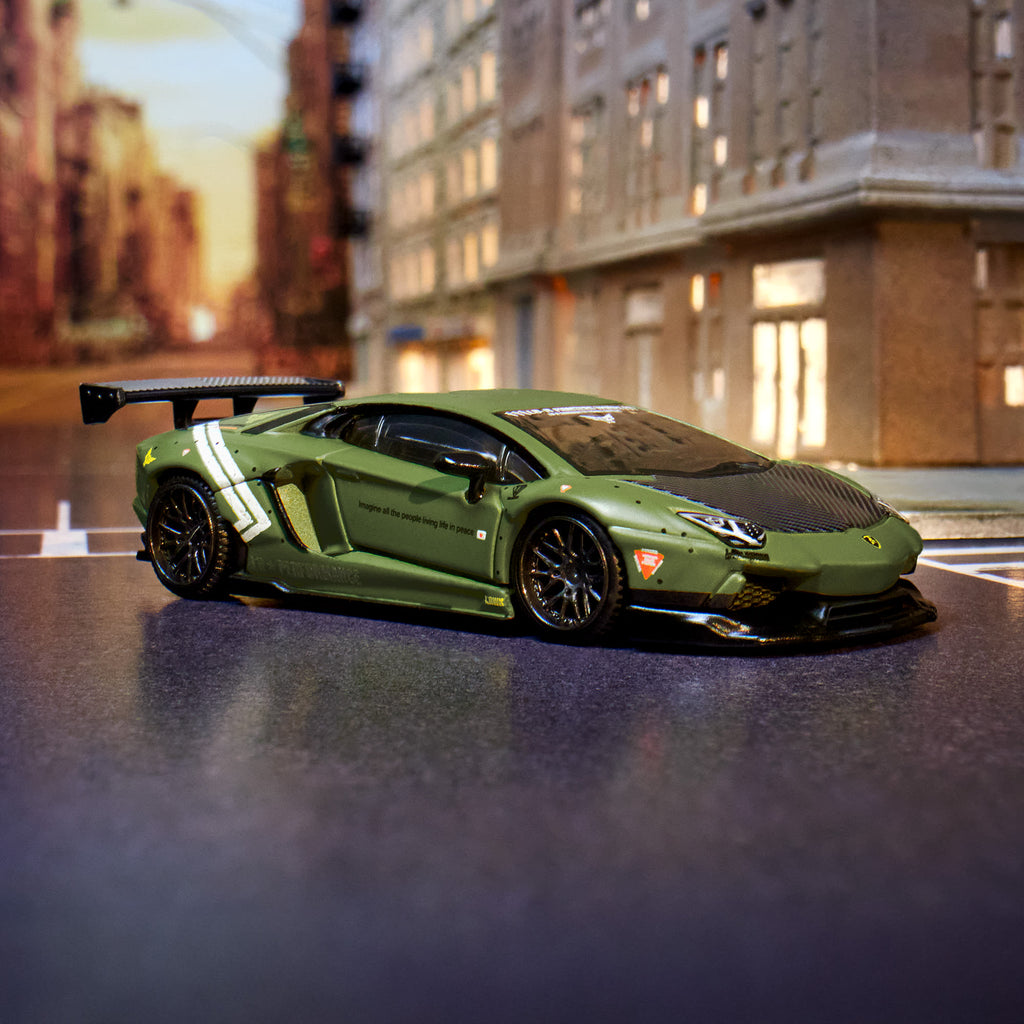 Hot Wheels Elite 64 LBWK Lamborghini Aventador LP 700-4 | Mattel